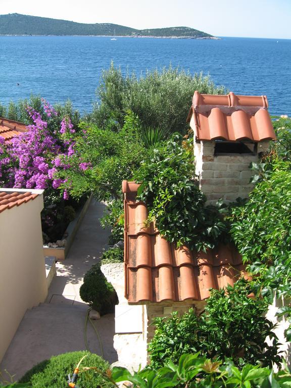 Apartments Luka Sevid Exterior foto